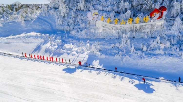 乐游贵州冬季旅游营销活动为您奉上温泉滑雪年货优惠大礼包！